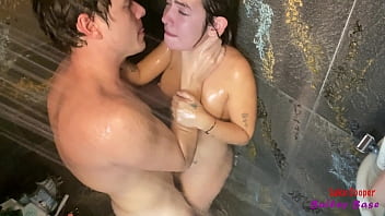 Le sexe de douche le plus chaud de tous les temps avec une étudiante nympho