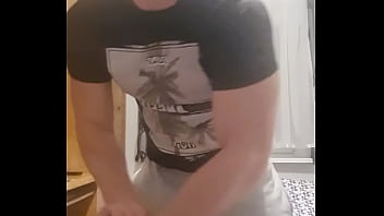 Jerking off and muscle worship