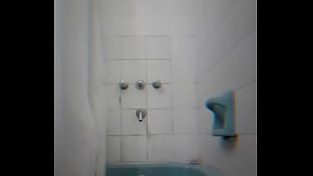 Regarde moi sous la douche