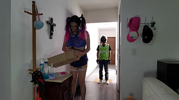 Big Dildo anal delivery squirting