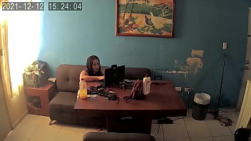 My old whore makes a web cam with strangers, I discover her