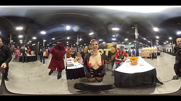 Rubee Tuesday gives me a body tour at EXXXotica NJ 2021 in 360 degree VR