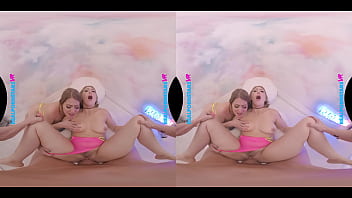 Real Pornstars VR-ElectraRayneとVeronicaWestonは、あなたをクソする前に、女の子のアクションに女の子がいます!!