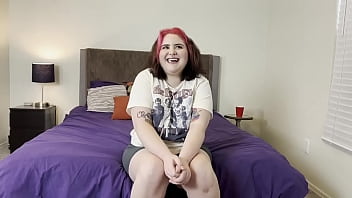 Фигуристая на кастинге: Толстая студентка с большой шикарной задницей кричит во время первого прослушивания в порно