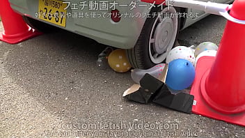 Crushing when car tires step on color cones, balloons, or plastic bottles