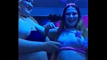 Double BBW Tit Play With Wands