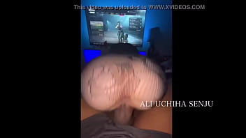 Une esclave sexuelle soumise adore les énormes bosses de l'orgasme de la bite dure de la grosse bite noire de l'homme noir (Raceplay) - Ali Uchiha Senju
