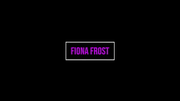 ExCoGi - 20 anni Hottie Fiona Frost è davvero brava con la gola profonda!
