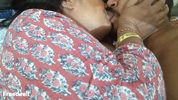 Il mio vero Bhabhi insegnami a fare sesso senza il mio permesso. Video hindi completo