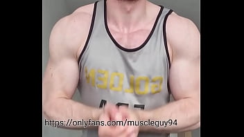 Muscle Guy Jerking off and fail