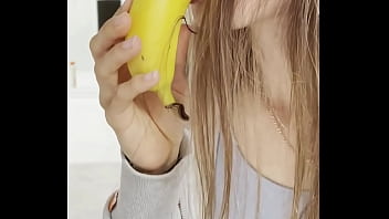 Fucked herself to orgasm with a banana and ate it