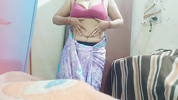 Sangeeta ist heiß und will Sex mit Telugu Dirty Talk haben