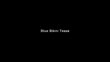 Blauer Bikini-Tease – Kylie Jacobs