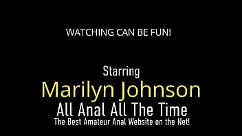 La calda 21enne Marilyn Johnson si fa inculare mentre John guarda il cazzo duro!
