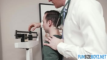 Hunk gay doctor craves for petite and tight ass to fuck
