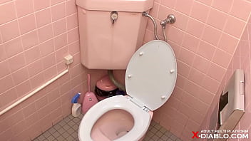 [OL Uniform] That girl is in the toilet... [Masturbation]