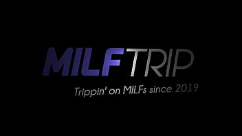 MilfTrip La MILF maigre Lexi Foxy aime le sperme sur son joli visage
