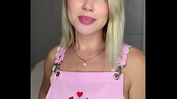 Vidéo de la façon dont le spécialiste de l'épilation SugarNadya a aidé un client à baiser un assistant - poupée sexuelle Tantaly