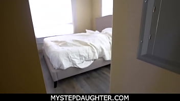 MyStepDaughter - La giovane donna latina figliastra Vanessa Sky scopata dal patrigno POV