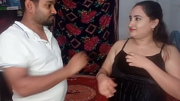 Bhaiyaが家にいなかったときの私の魅力的なBhabhi Jaanとのセックス