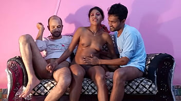 Namorada amadora, seus dois namorados com foda hardcore pela primeira vez Sexo a três pornô bengali, Hanif pk e Sumona e Manik