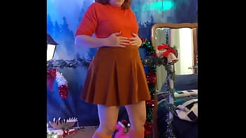 Hotwife Steffi Velma sans pussy dance (dirty bit)