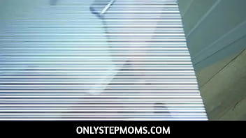 OnlyStepMoms - MILF Stepmom Caught stepson Taking A Sneak Peak- Dee Williams
