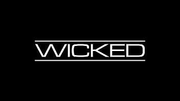 Wicked - トップ 9 Asa Akira ビデオ - ホットで忙しいアジア人ブルネットが舐められて犯される