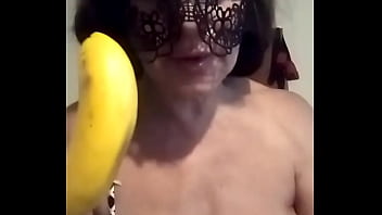 играюсь с бананом