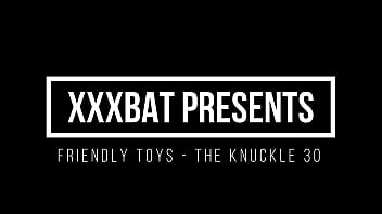 Eingesperrt und gesteckt mit Friendly Toys The Knuckle 30