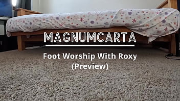 Roxy's Foot Worship