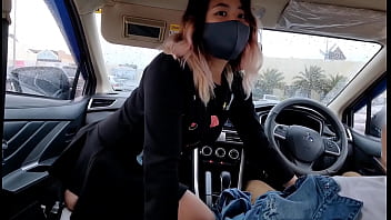 Pinay Vlogger Risky sex in Public parking lot