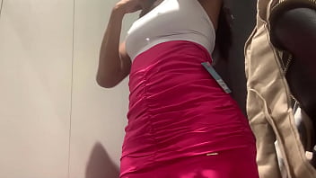 SPY CAMERA UNDER THE SKIRT OF A CULONA GIRL YOU CAN SEE HER HUGE ASS IN BLACK THONG (LATINA, BIG ASS, BIG TITS, MODEL, FITNESS, THONG)
