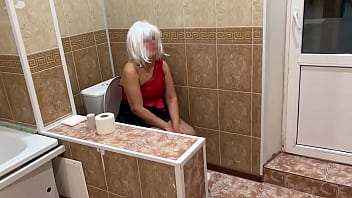 I approached mature milf when she was sitting on the toilet and persuaded her to show tits and anal sex
