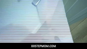 XXStepMom - MILF Stepmom Caught stepson Taking A Sneak Peak- Dee Williams