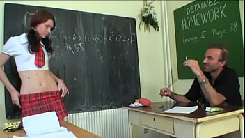 Jovencita pelirroja follada por su profesor