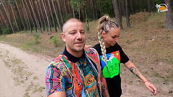 Польская жена хочет насытиться, поэтому проглатывает всю сперму в лесу