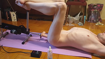 Gay anal stretch machine