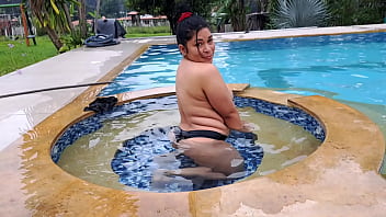 I get hard when I see my girlfriend's mom half naked in the pool
