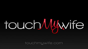 休暇中に巨乳の妻アレクサ・ペインを共有する - TouchMyWife