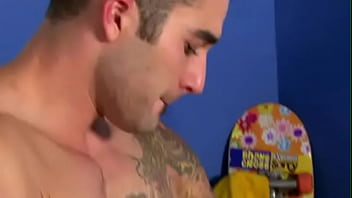 Gay hunk gets his ass streched out by the gay muscle - XVIDEOS.COM