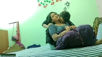 Nova esposa bengali primeira noite de sexo! Com conversa clara