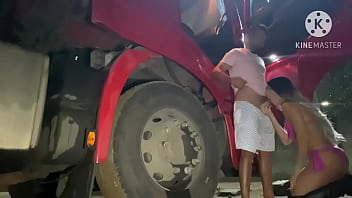 TRUCK DRIVER SAW THE WHORE SHOWING IN LINGERIE ON THE SIDE OF THE TRUCK, HE COULDN'T STAND IT AND FUCKED HER KITCHEN WITHOUT A CONDOM AT THE GAS STATION