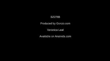 Veronica Leal's Anal & Piss 2021 Christmas with GONZO SZ2788