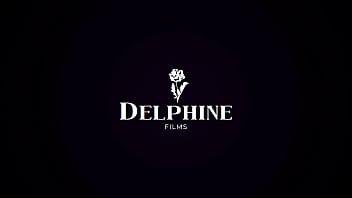 Delphine Films- Il selvaggio trio di Nicole Doshi- Doppia penetrazione