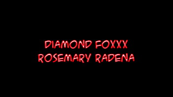 Diamond Foxx n'aurait jamais pensé qu'elle baiserait Rosemary Radeva