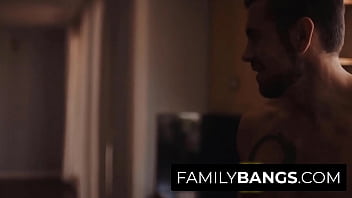 FamilyBangs.com ⭐ Bonita madrastra follada por su hijastro de Don Juan, Dante Cole y Jennifer White
