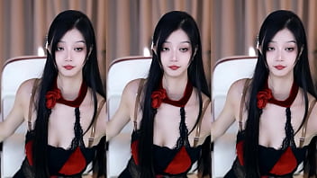 NetEase CC Yeye, красные высокие каблуки черные чулки, топ Juejuezi, женщина-ведущая, горячий танец, благосостояние, большая грудь, тонкая талия, толстая попка, сексуальная девушка танцует