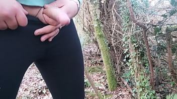 French gay chubby amateur wearing leggings and masturbate in thé wood