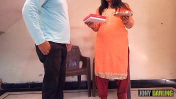 Big Ass Horny Chaachi recebeu um presente de bhateeja no festival de diwali